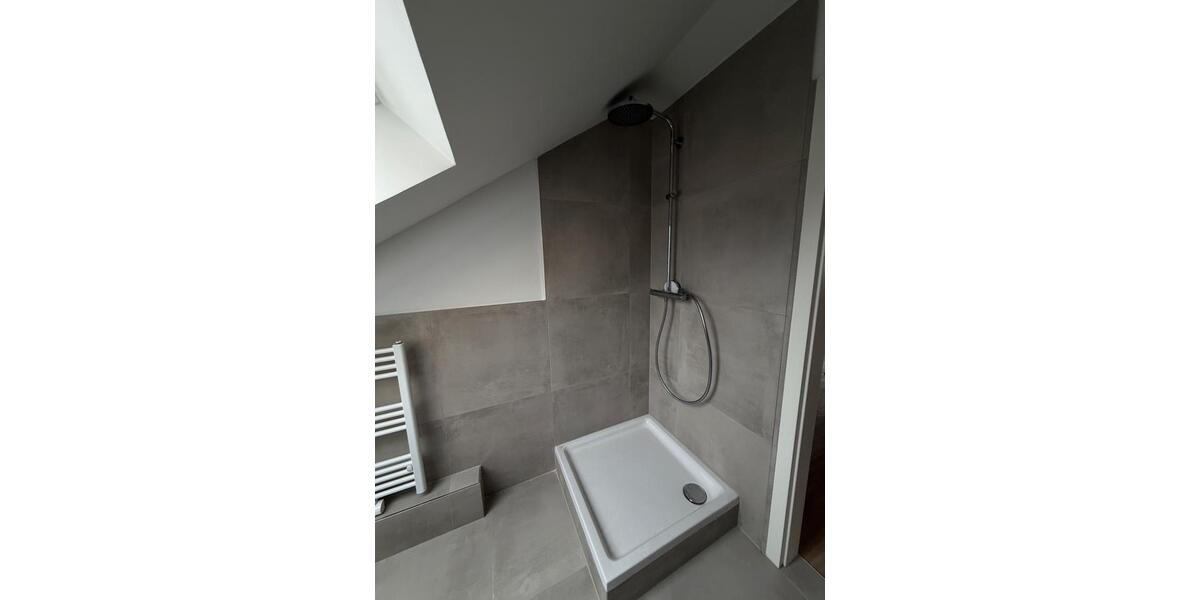 Dachgeschoßwohnung Köln Heimersdorf - 2 Zimmer, 50 m&sup2;, 1.200&euro; | Angebot:24443274