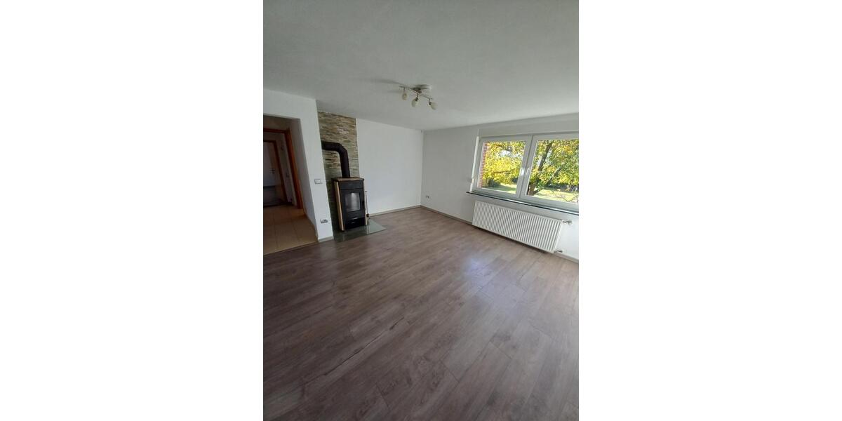 Erdgeschoßwohnung Leverkusen Bürrig - 3 Zimmer, 82 m&sup2;, 1.140&euro; | Angebot:26582035