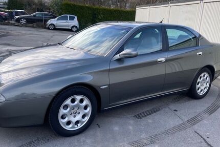 Alfa Romeo 166