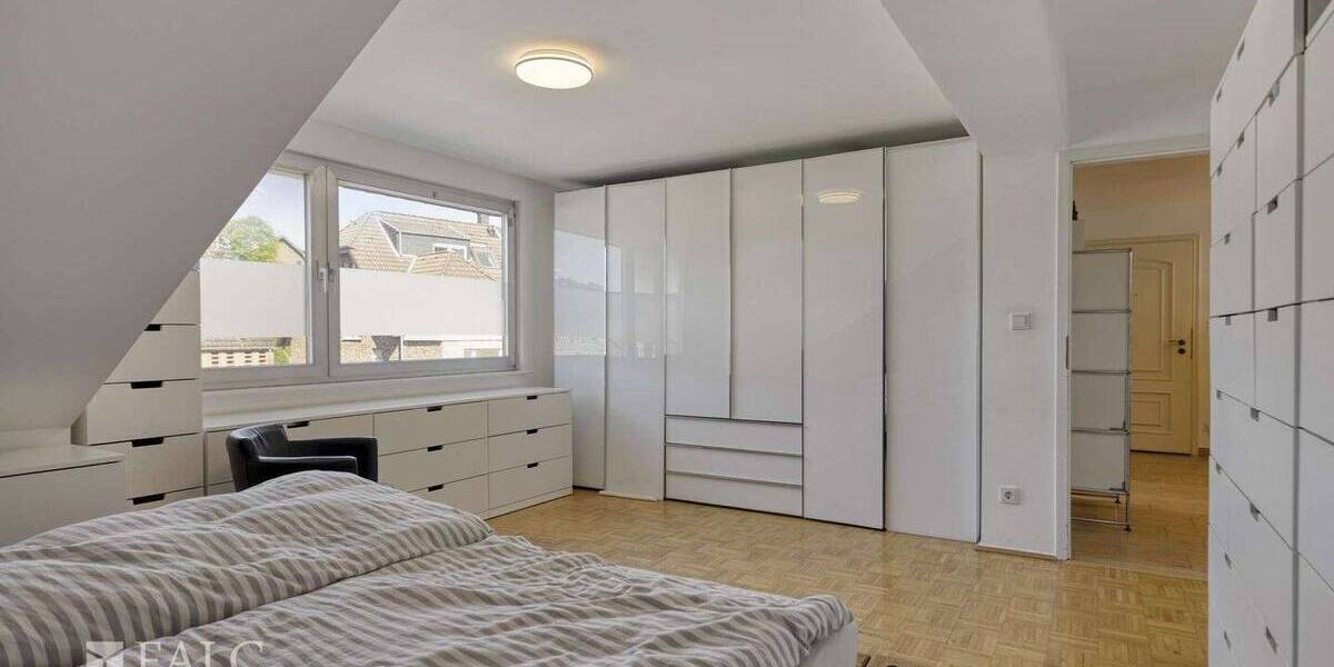 Etagenwohnung Köln Bocklemünd/Mengenich - 3 Zimmer, 110 m&sup2;, 469.000&euro; | Angebot:26475197