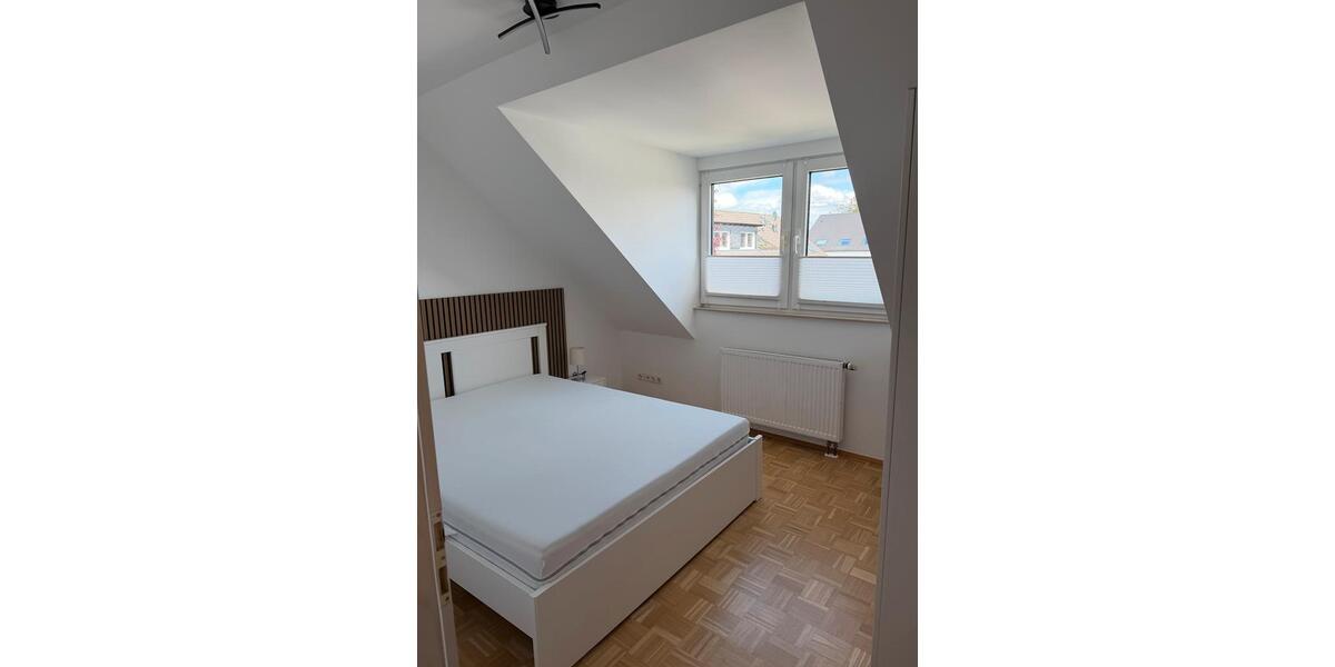 Dachgeschoßwohnung Leverkusen Schlebusch - 2 Zimmer, 34 m&sup2;, 850&euro; | Angebot:26597844