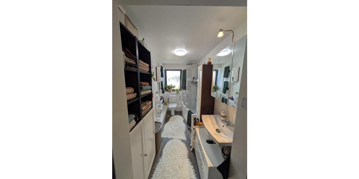 Dachgeschoßwohnung Ratingen - 3 Zimmer, 64 m&sup2;, 220.000&euro; | Angebot:24273217