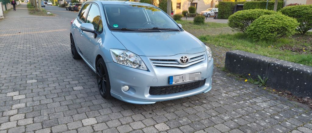 Toyota Auris 131.000 km 6.000 &euro; Leverkusen 51375