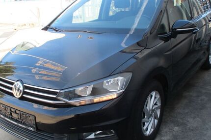 VW Touran 114.225 km 11.970 &euro; Köln 51105