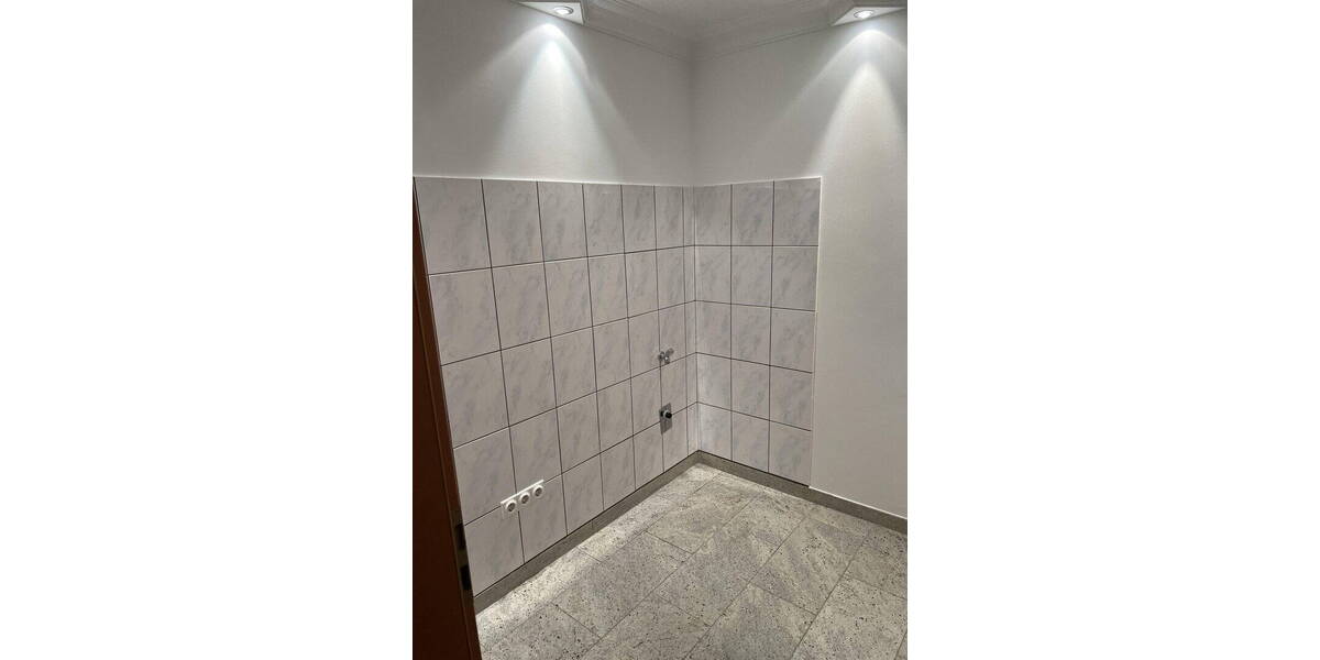 Etagenwohnung Köln Volkhoven/Weiler - 3 Zimmer, 83 m&sup2;, 1.350&euro; | Angebot:25969777