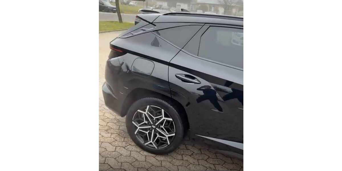 Hyundai TUCSON 100.000 km 25.900 € Köln 50739