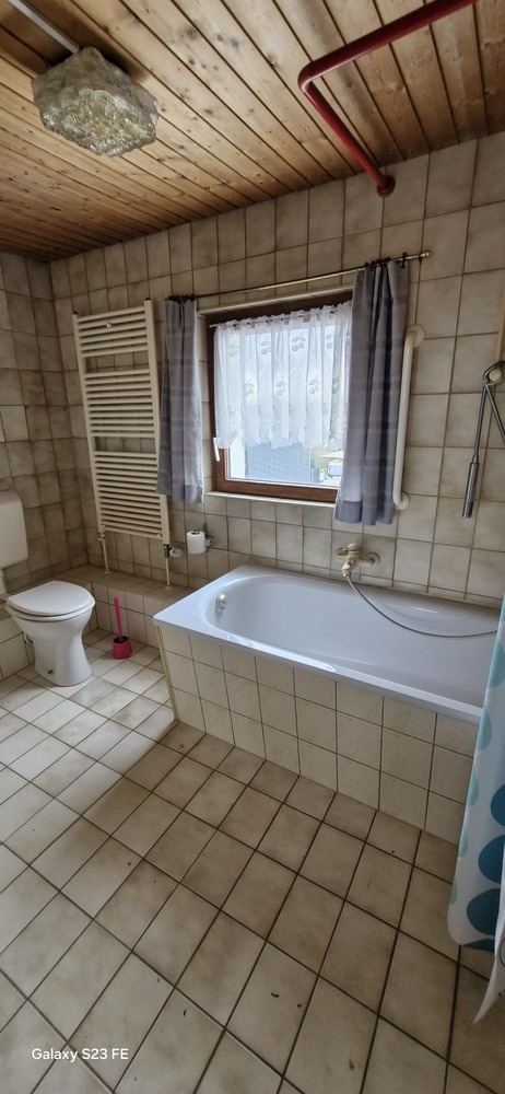 Doppelhaushälfte mit Garagenhof und kleinem Garten in Remscheid-Lennep zimmer