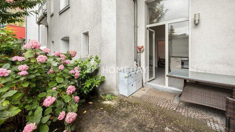 Vollständig modernisierte Altbauwohnung mit Terrasse in bester Lage von Düsseldorf-Eller 2 zimmer