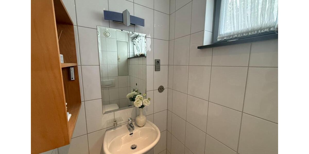 Erdgeschoßwohnung Leichlingen (Rheinland) - 2 Zimmer, 90 m&sup2;, 1.800&euro; | Angebot:24653747