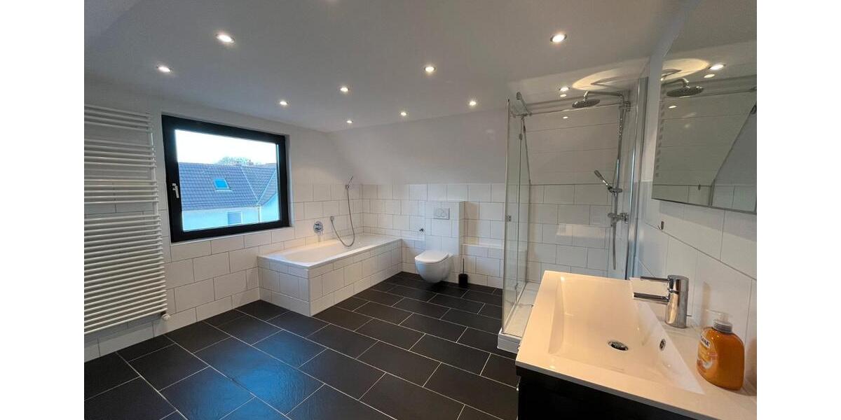 Dachgeschoßwohnung Bergisch Gladbach Paffrath - 2 Zimmer, 72 m&sup2;, 920&euro; | Angebot:27592531