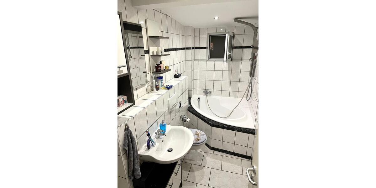 Dachgeschoßwohnung Neuss Augustinusviertel - 2.5 Zimmer, 60 m&sup2;, 1.100&euro; | Angebot:25942463