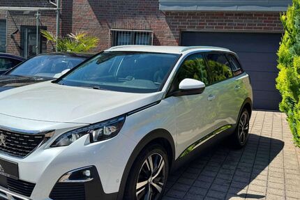 Peugeot 5008 112.000 km 12.500 &euro; Solingen 42651