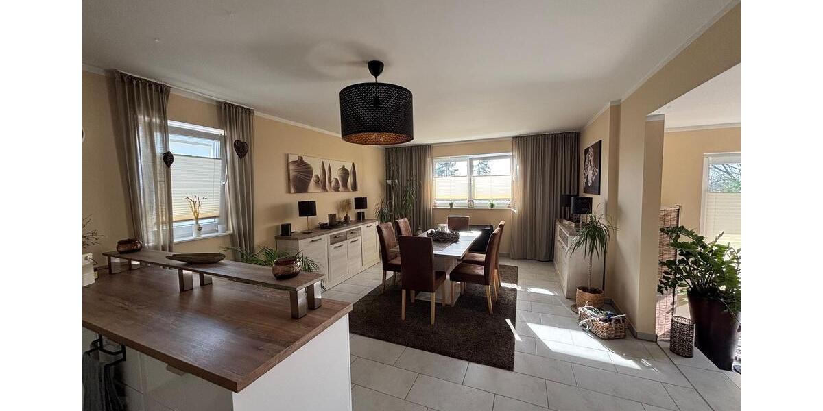 Etagenwohnung Bergisch Gladbach Alt-Frankenforst - 4 Zimmer, 136 m&sup2;, 1.765&euro; | Angebot:25377614