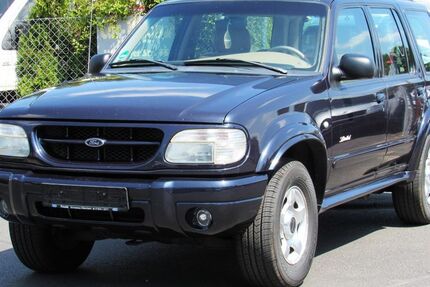 Ford Explorer 206.000 km 6.490 &euro; Köln-Rath 51107