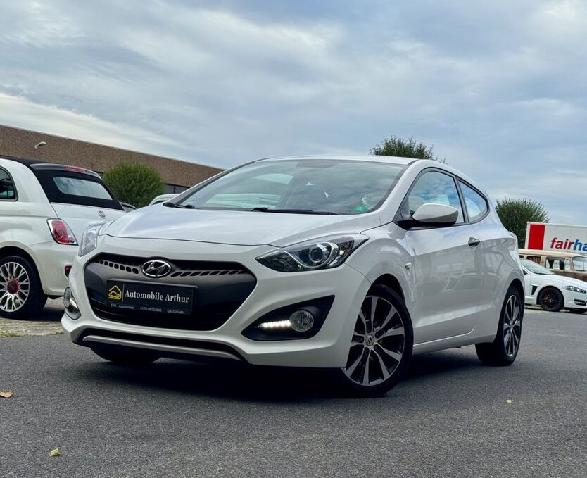 i30