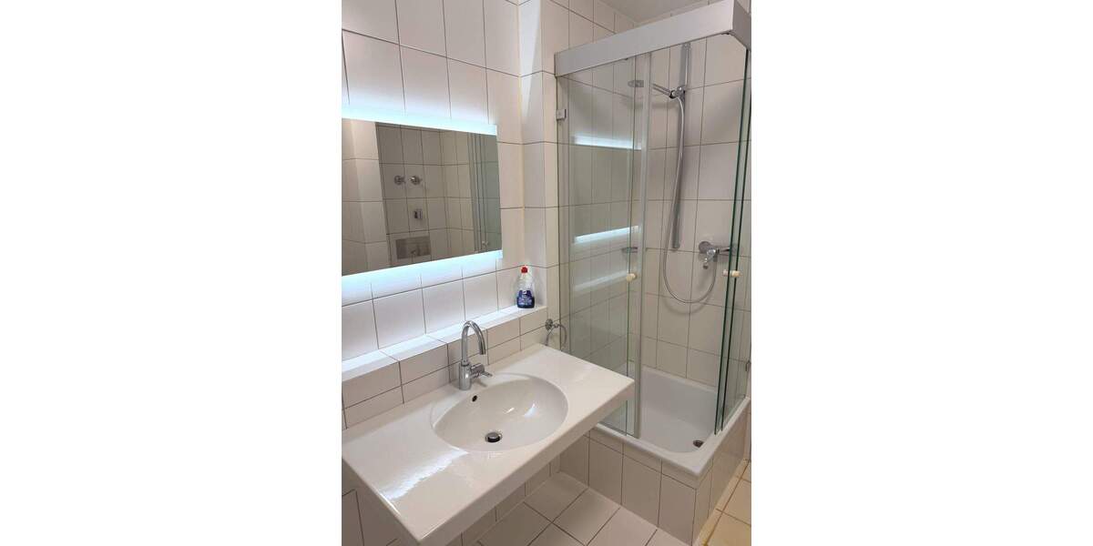 Etagenwohnung Düsseldorf Düsseltal - 2 Zimmer, 74 m&sup2;, 875&euro; | Angebot:25916628