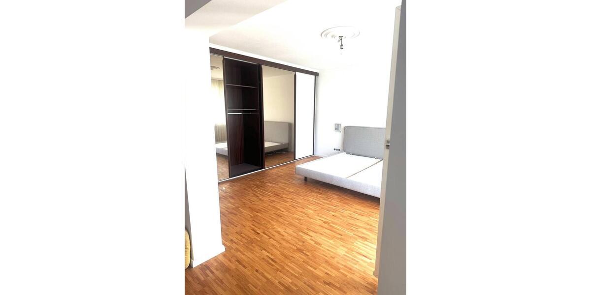 Modernes Reihenhaus in ruhiger Lage in Solingen-Gräfrath für maximal 2 Personen. 3 zimmer