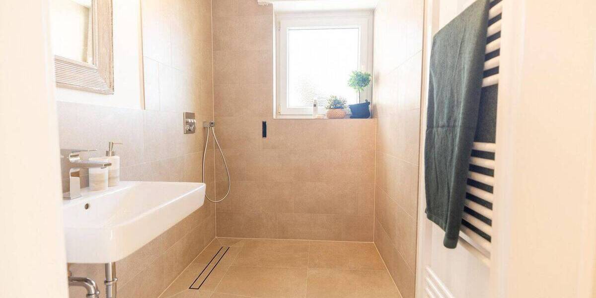 Etagenwohnung Düsseldorf Unterbach - 3 Zimmer, 91 m&sup2;, 1.495&euro; | Angebot:26470985