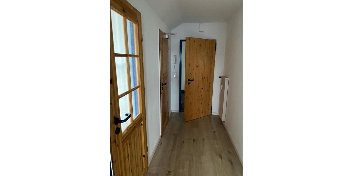 Dachgeschoßwohnung Wermelskirchen - 2 Zimmer, 35 m&sup2;, 350&euro; | Angebot:25850356