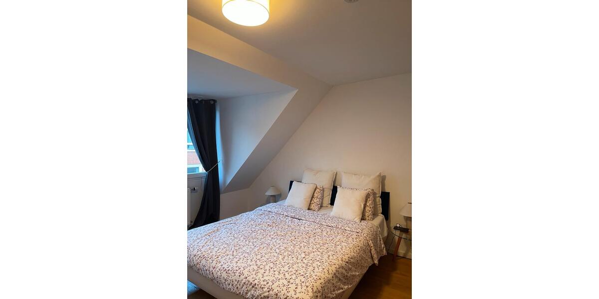 Etagenwohnung Düsseldorf Stadtmitte - 2 Zimmer, 52 m&sup2;, 1.350&euro; | Angebot:24363858