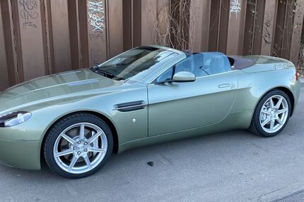 Aston Martin V8 Vantage 33.247 km 69.900 &euro; Köln 50858