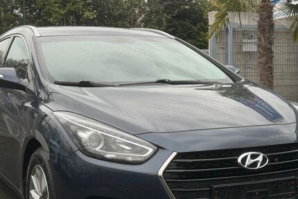 Hyundai i40 210.070 km 6.900 &euro; Düsseldorf 40627