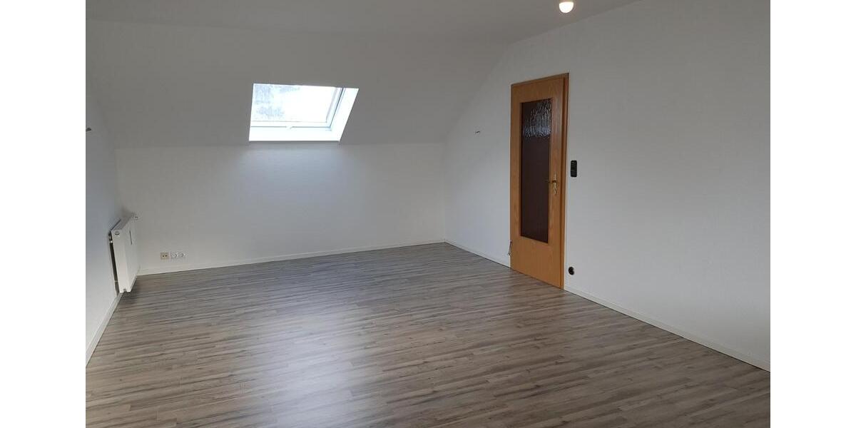 Dachgeschoßwohnung Sprockhövel - 3 Zimmer, 78 m&sup2;, 684&euro; | Angebot:24732372