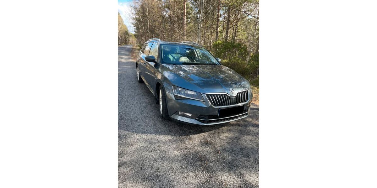 Skoda Superb 222.795 km 13.980 &euro; Düsseldorf 40219