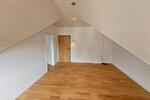 Dachgeschoßwohnung Solingen Aufderhöhe - 4 Zimmer, 85 m&sup2;, 930&euro; | Angebot:27603836