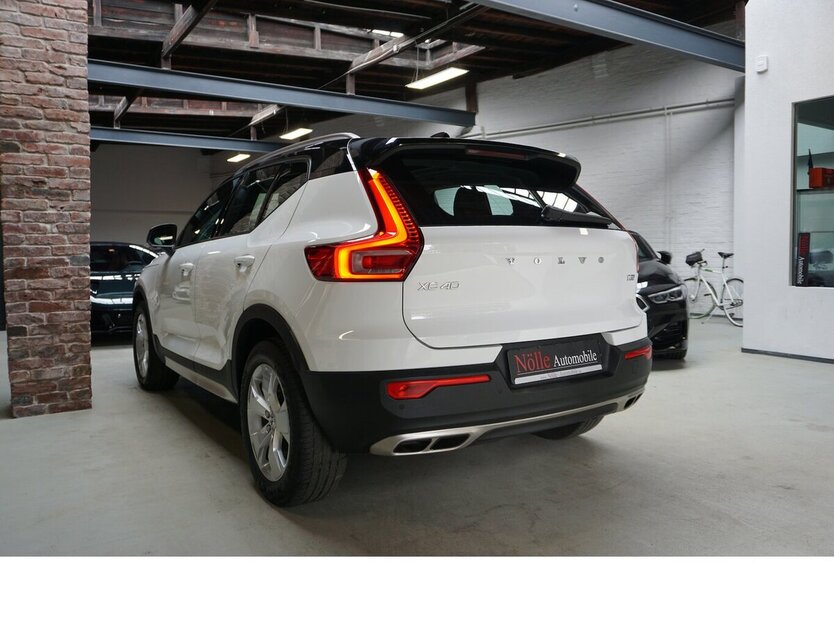 Volvo XC40 AWD Momentum Pano Leder 360° AHK H&K 83.559 km 26.900 € Wuppertal 42327