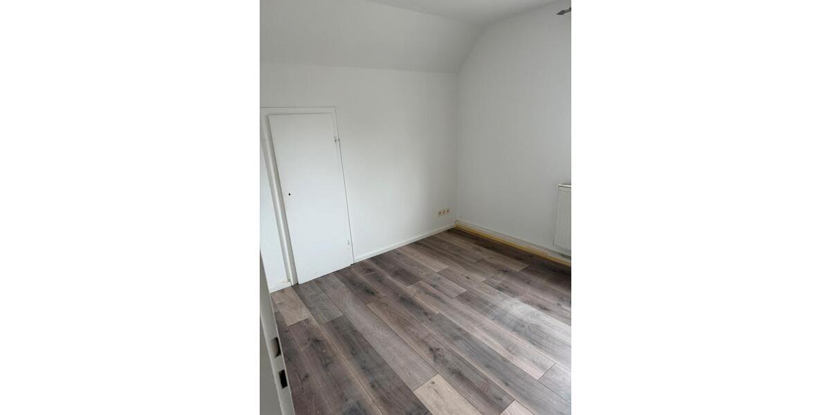 Einfamilienhaus Wuppertal Cronenberg - 3 Zimmer, 97 m&sup2;, 1.000&euro; | Angebot:25871379