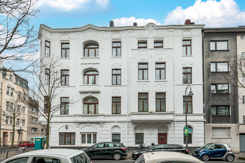 Großzügig geschnittene Eigentumswohnung in Köln-Mülheim 3 zimmer