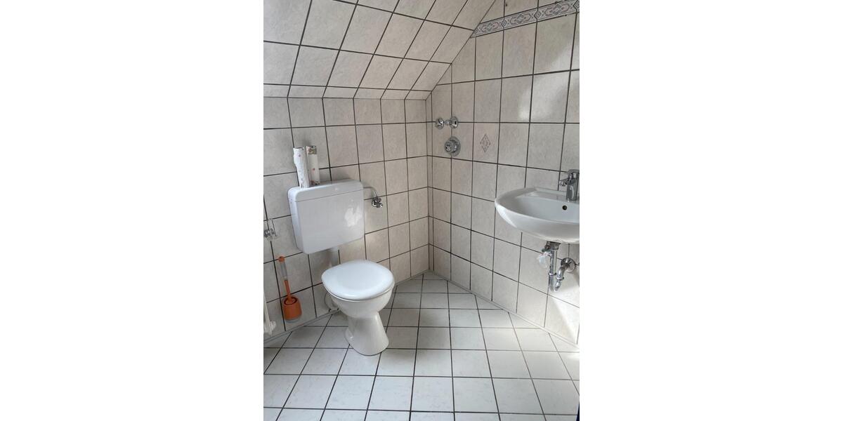 Dachgeschoßwohnung Velbert Pöthen - 3 Zimmer, 68 m&sup2;, 430&euro; | Angebot:26338384