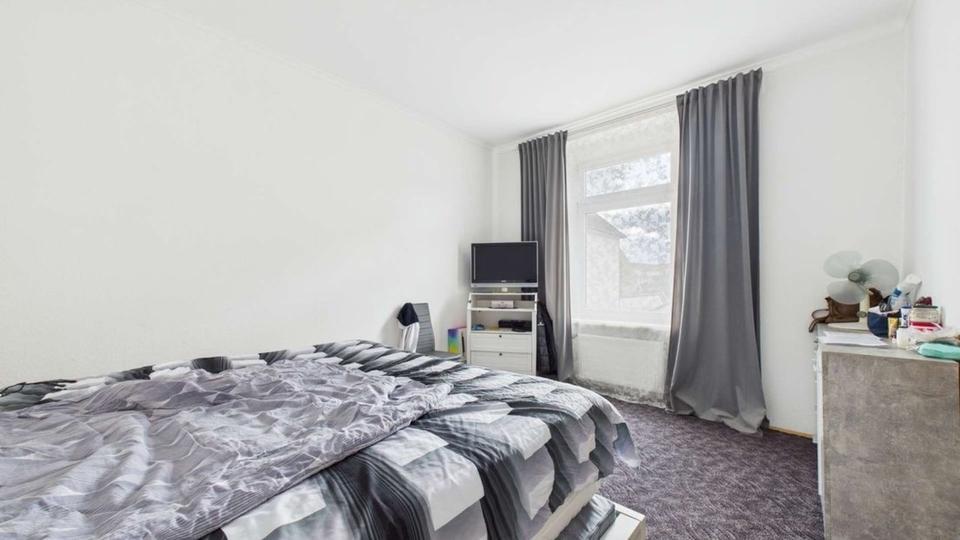 Renditestarkes Paket ca. 6 % - Vier Wohnungen in einem Haus.