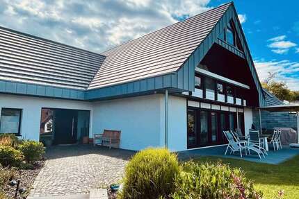 Haus zum Mieten in Overath 2.750 € 295 m²