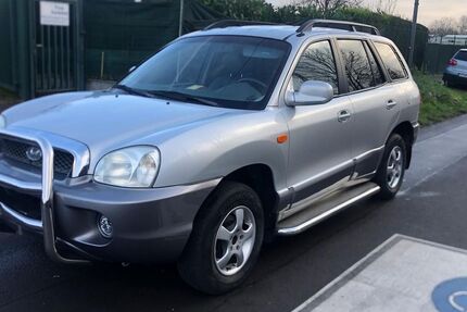 Hyundai SANTA FE 200.000 km 2.700 € Köln 50739