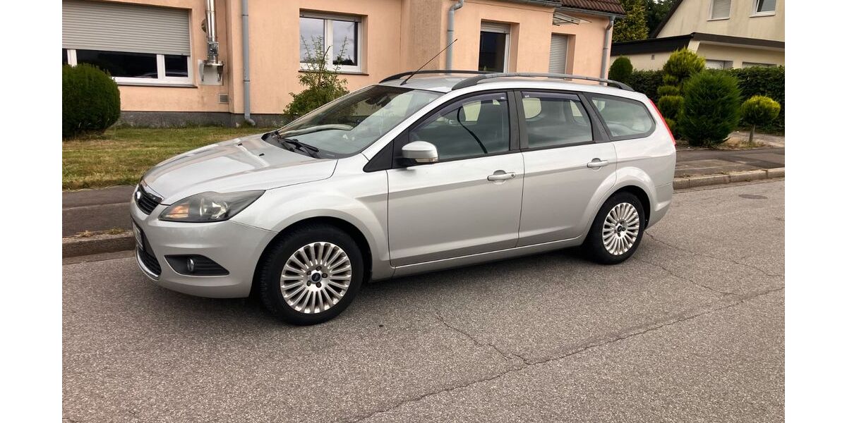 Ford Focus 98.000 km 4.750 &euro; Halver 58553