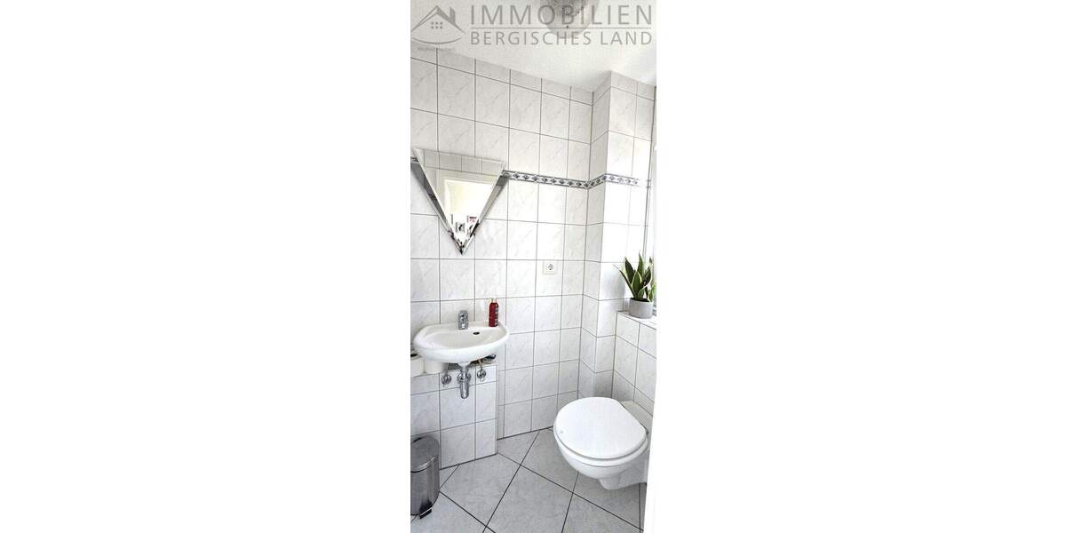 Doppelhaushälfte Hückeswagen Wiehagen - 5 Zimmer, 120 m&sup2;, 425.000&euro; | Angebot:25800230