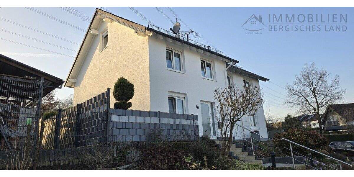 Doppelhaushälfte Hückeswagen Wiehagen - 5 Zimmer, 120 m&sup2;, 425.000&euro; | Angebot:25800230