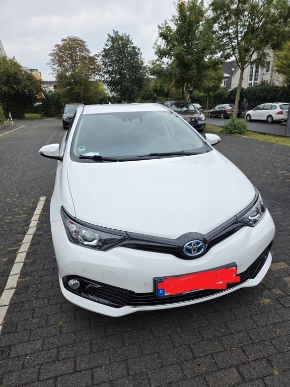 Toyota Auris 97.900 km 14.499 € Porz 51147