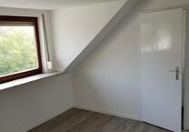 Duisburg-Walsum 46 qm DG-Wohnung EBK in saniertem 4-Familienhaus