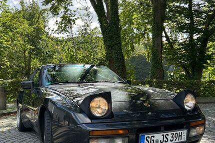 Porsche 944