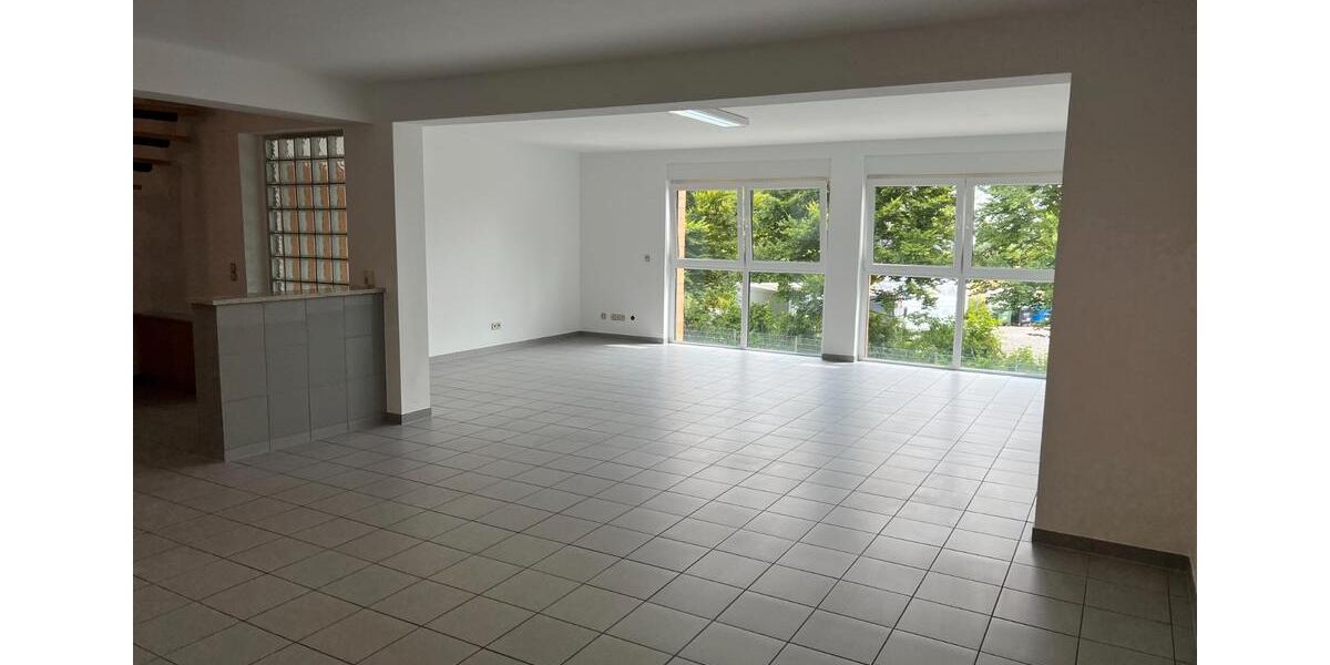 Maisonettenwohnung Pulheim - 3 Zimmer, 159 m&sup2;, 1.600&euro; | Angebot:27591086