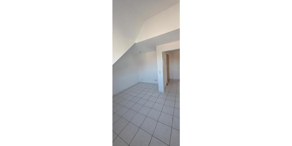 Dachgeschoßwohnung Remscheid - 3.5 Zimmer, 89 m&sup2;, 800&euro; | Angebot:26067466