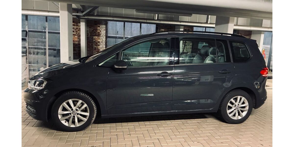 VW Touran 102.500 km 15.900 &euro; Köln 50733