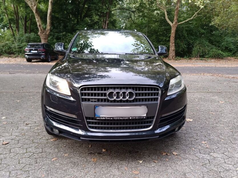 Audi Q7 334.047 km 10.000 € Düsseldorf 40599