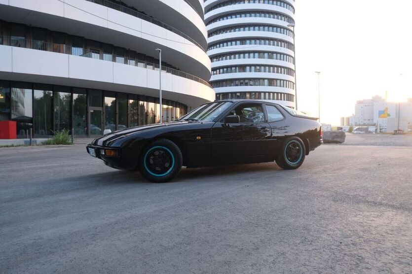 924