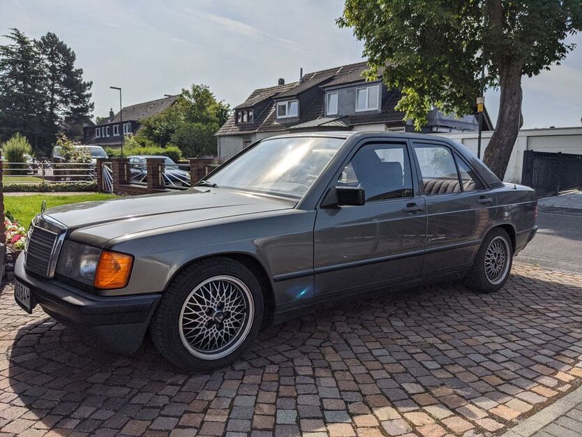 Mercedes-Benz 190 162.624 km 6.900 € Düsseldorf 40627