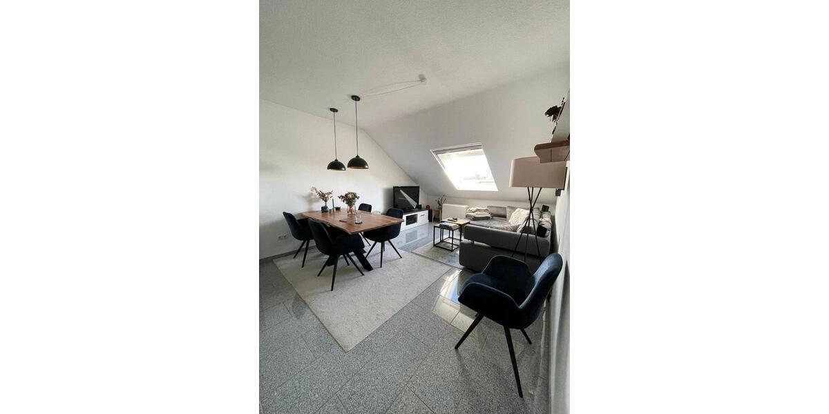 Dachgeschoßwohnung Neuss - 3 Zimmer, 65 m&sup2;, 630&euro; | Angebot:24802453