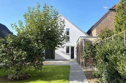 Haus zum Mieten in Düsseldorf 3.850 € 162.55 m²